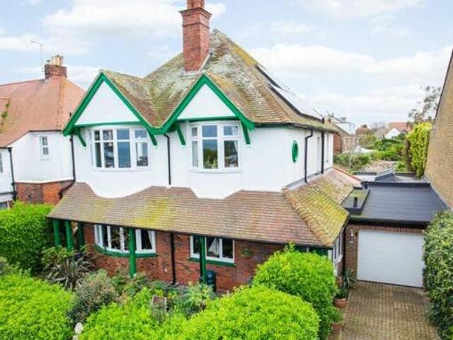 House for sale in Westbrook, Acol