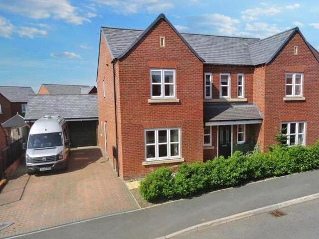 House for sale in Froggatt, East Midlands