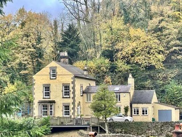 House for sale in Froggatt, East Midlands