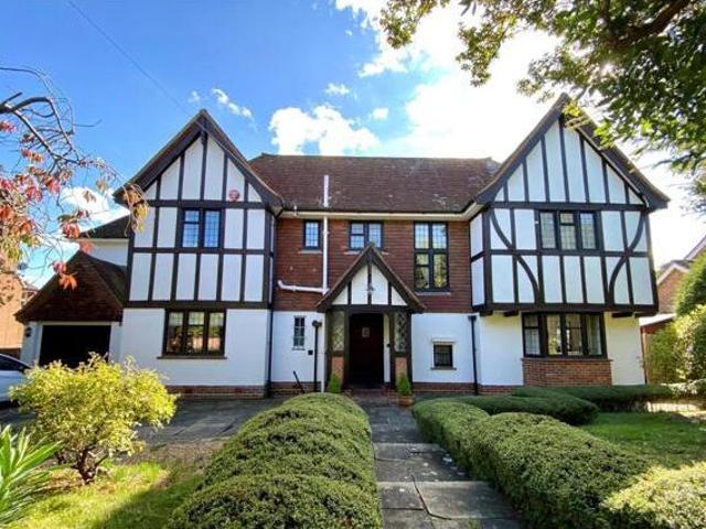 House for sale in Holywell, Eastbourne