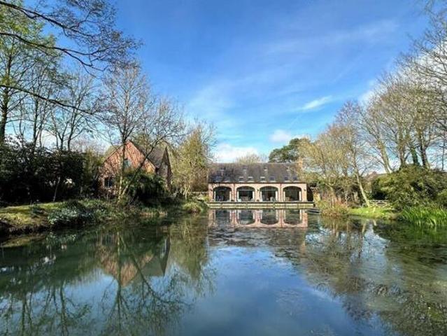 House for sale in Lyons, Greater London
