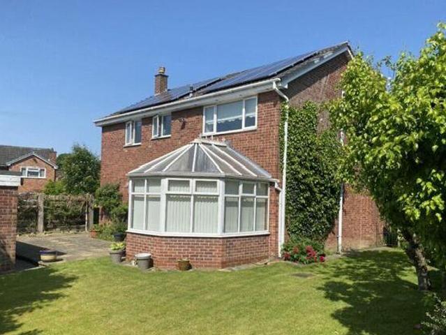 House for sale in Mirfield, West Yorkshire