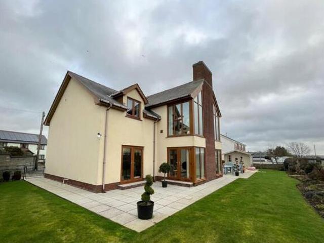 House for sale in Newcastle Emlyn, Wales