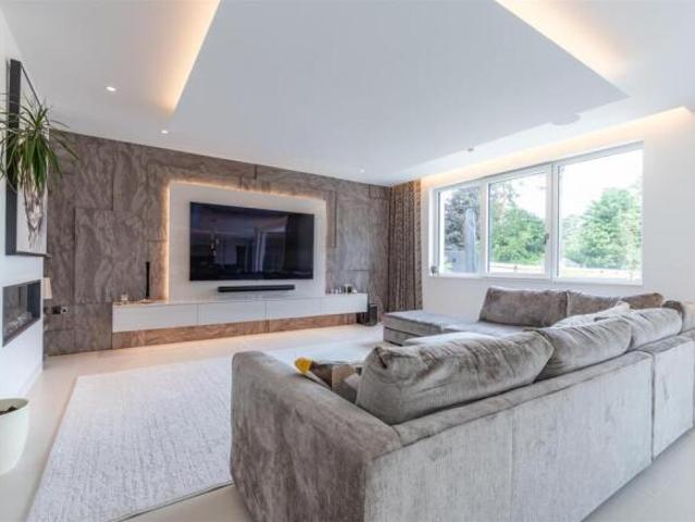 Farm for sale in Canford Cliffs, Poole
