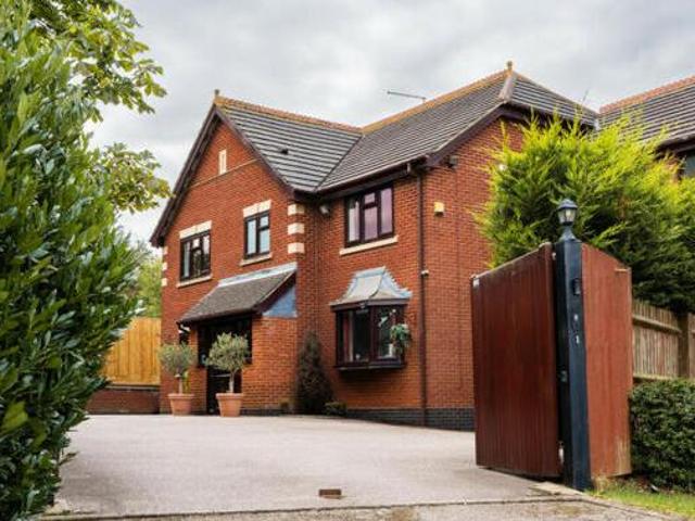 House for sale in Northampton, Northamptonshire