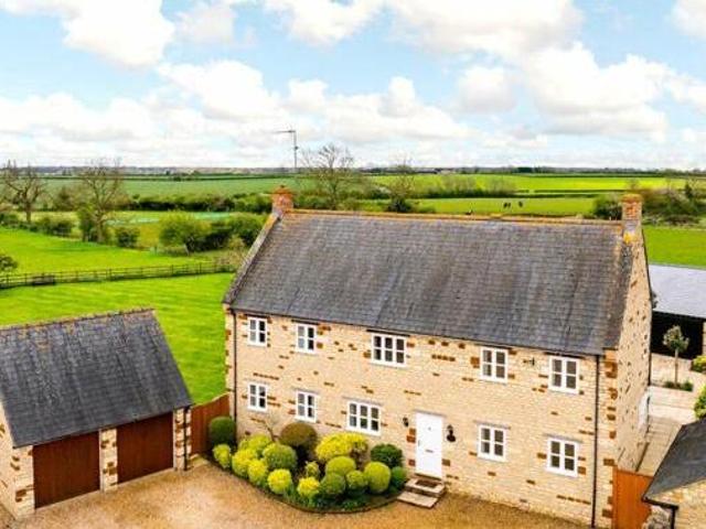 House for sale in Northampton, Northamptonshire