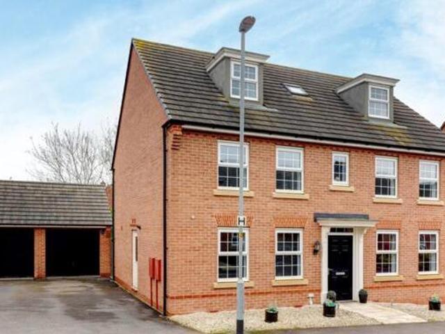 House for sale in Northampton, Northamptonshire