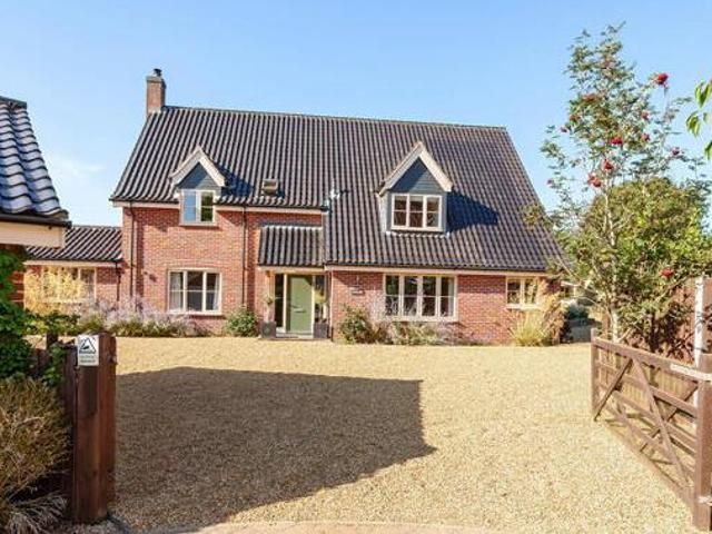 House for sale in Wreningham, East Bank