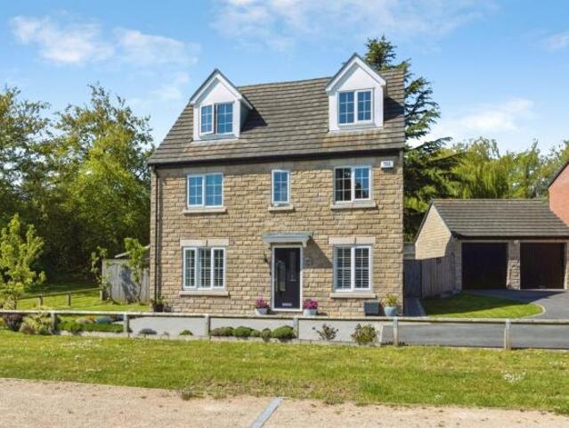 Farm for sale in Whinmoor, West Yorkshire