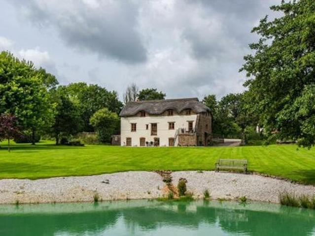 House for sale in Weir Quay, Devon