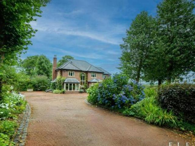 House for sale in Roby Mill, Lancashire