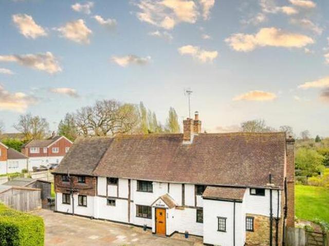 House for sale in Oxted, Hillview
