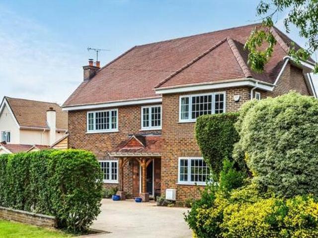 House for sale in Oxted, Hillview