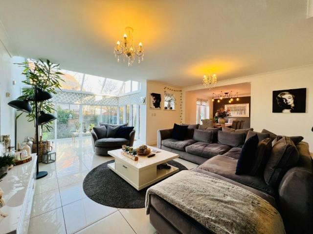 Farm for sale in Hawkinge