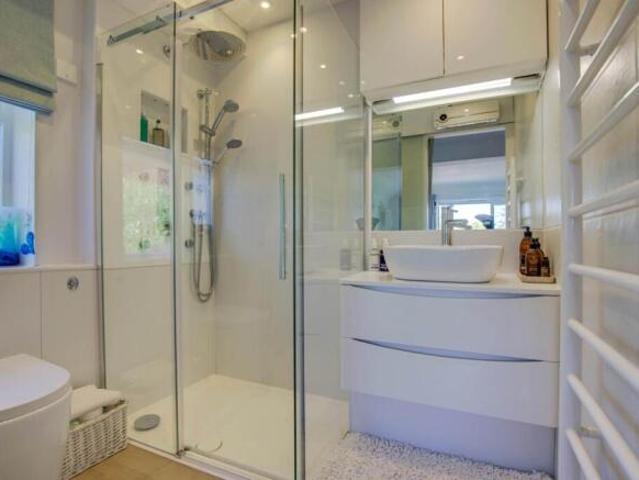 Farm for sale in Emmer Green, Reading