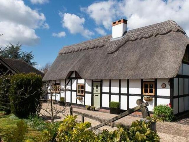 House for sale in Crookhill, Worcestershire