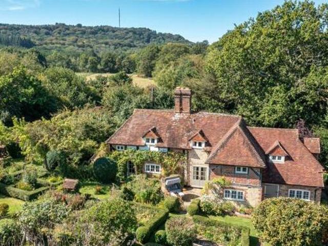 House for sale in Littlecote, West Sussex