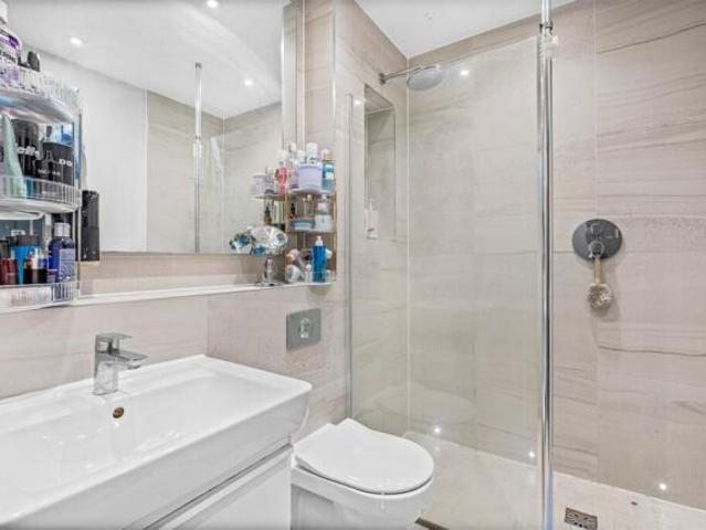 Farm for sale in Watford Heath, Watford