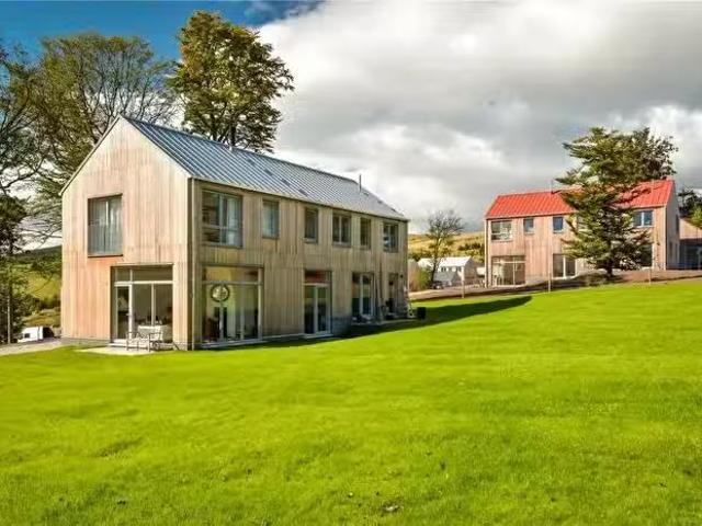 House for sale in Rumbling Bridge