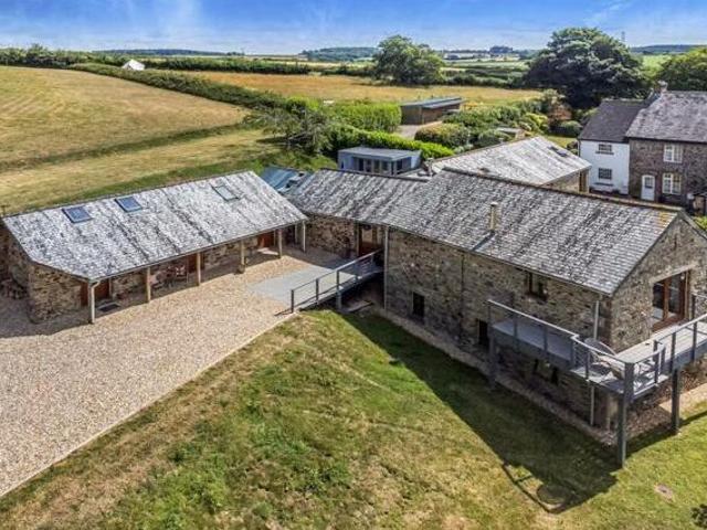 House for sale in Follaton, Strode