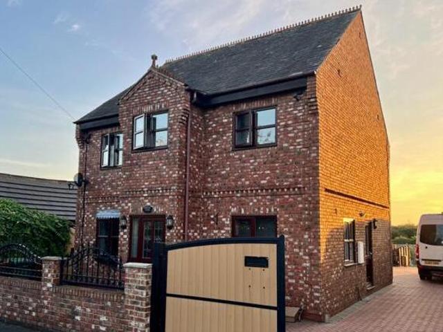 House for sale in Pontefract, West Yorkshire