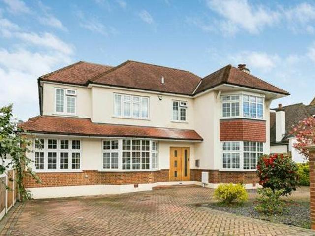 House for sale in Potters Bar, Hertsmere