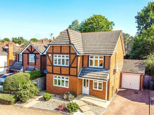 House for sale in Potters Bar, Hertsmere