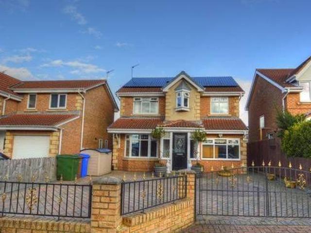 House for sale in Northumberland Park, North Tyneside