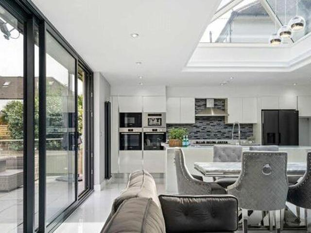 House for sale in Kingston Upon Thames, Greater London