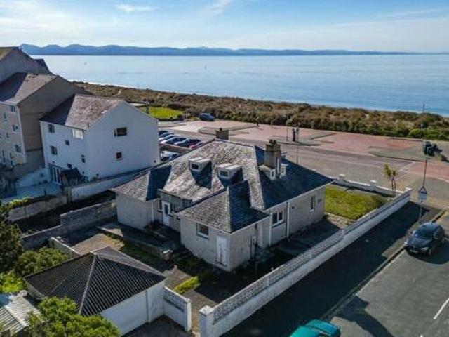House for sale in Pwllheli, Wales