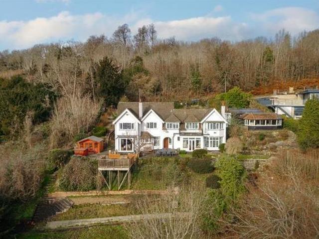 House for rent in Surrey