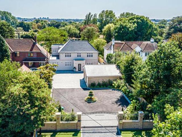 House for sale in Stroud Green, Barling