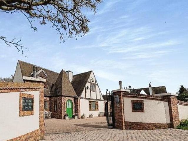 House for sale in Rossington, South Yorkshire