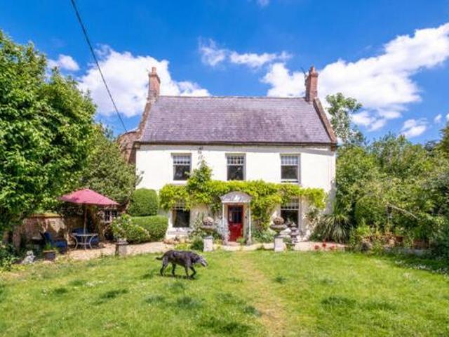 House for sale in Overslade, New Bilton