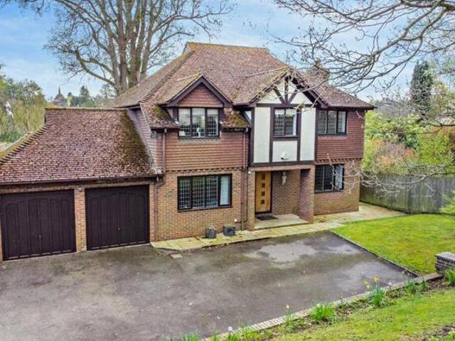 House for sale in Kippington, Sevenoaks