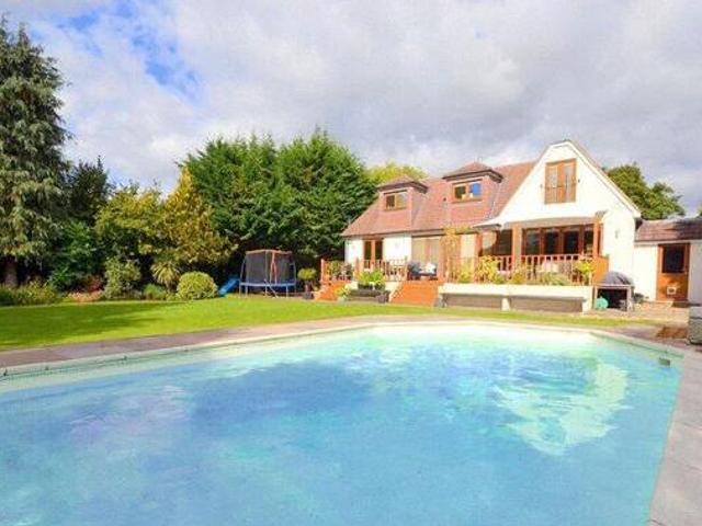 House for sale in Lower Halliford, Surrey
