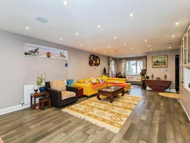 Farm for sale in Earley