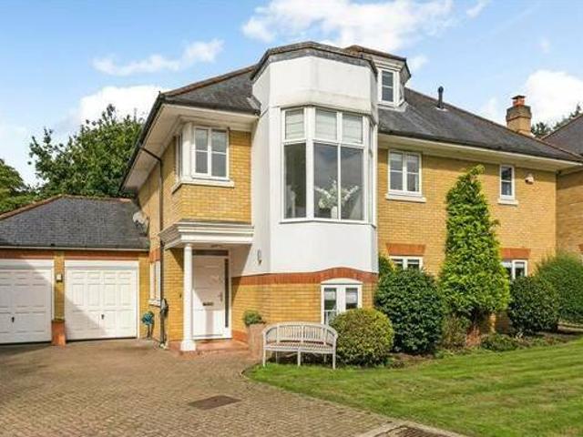 House for rent in Surrey
