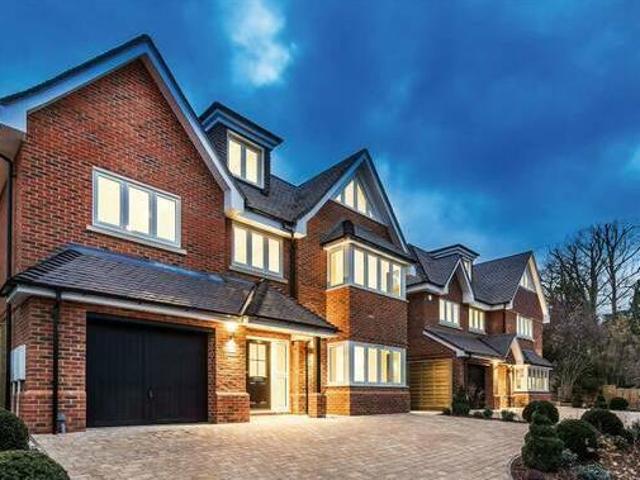 House for rent in Surrey, England