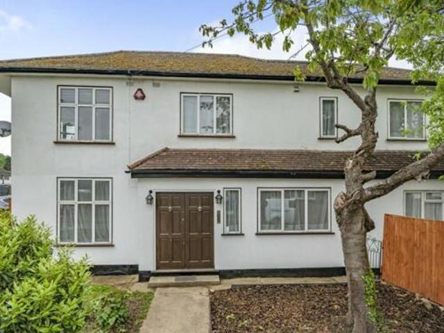 House for sale in Little Stanmore, Greater London