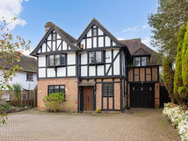 House for sale in Little Stanmore, Greater London