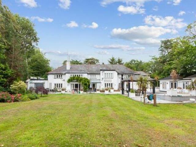 House for sale in Little Stanmore, Greater London