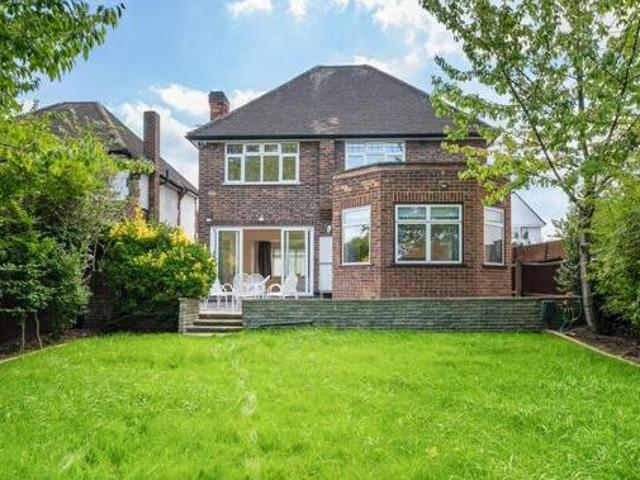 House for sale in Little Stanmore, Greater London