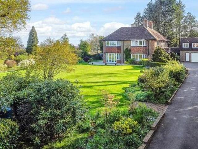 House for sale in Tadworth, Reigate and Banstead