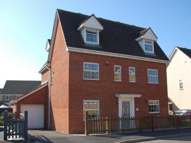 House for sale in Halcon, Rumwell