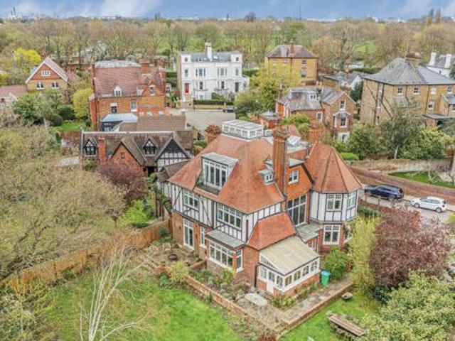 House for sale in Twickenham, Greater London