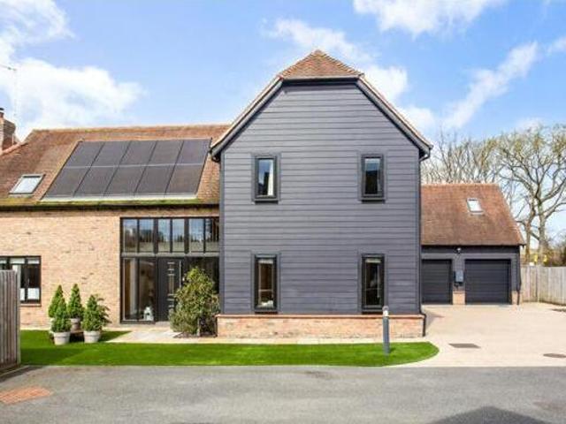 House for sale in Epping