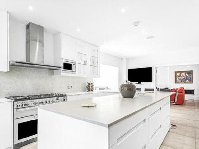 House for sale in Epping