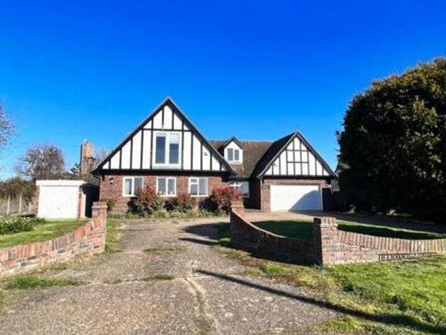 House for sale in Frinton and Walton, Dale Hill