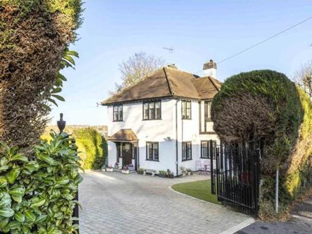 House for sale in Kings Hill, Colliers End